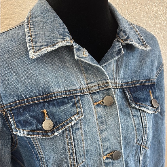 Sam Edelman The Karlie Two Toned Denim Jean Jacket With Raw Edges - Picture 4 of 11